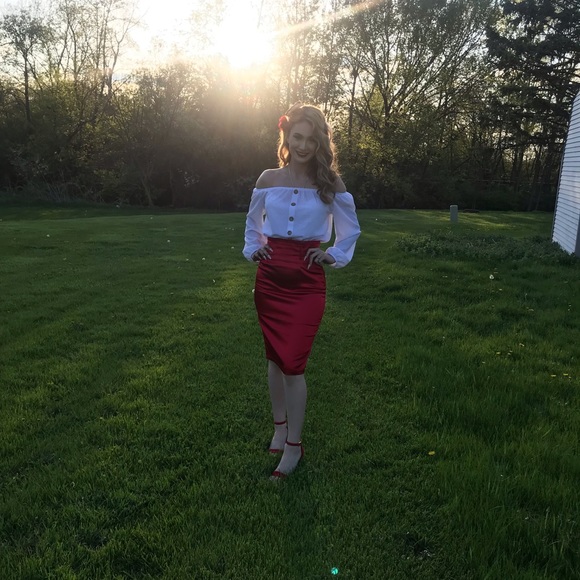 Meet your Posher, Erika - Picture 1 of 1